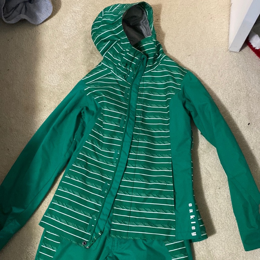 Oakley Womens Ski Outfit